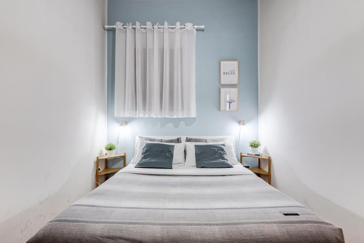 Coliseum Apartment *