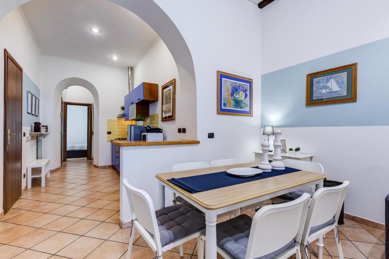 Coliseum Apartment