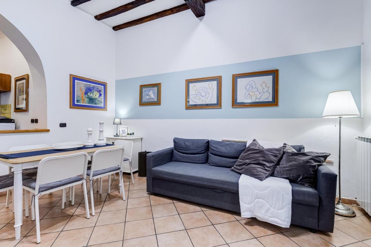 Apartment Coliseum *
