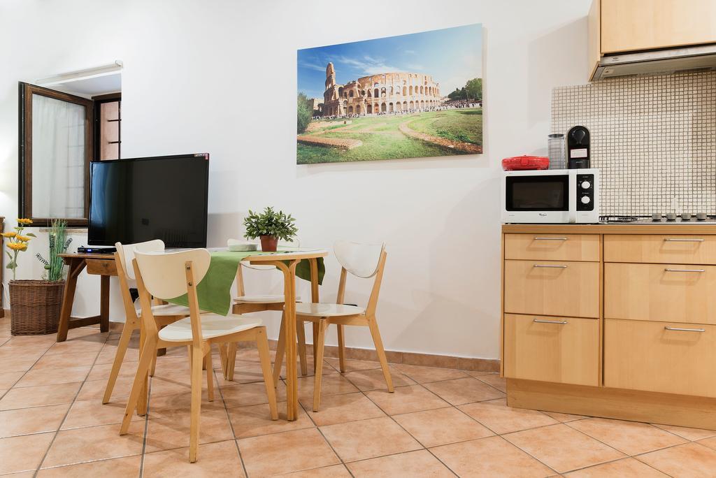 Apartment Coliseum *